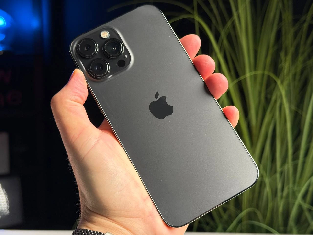ВЖИВАНИЙ Apple iPhone 13 Pro Max 256GB Graphite (MLKR3, MLLA3) - Стан: задовільний | Акумулятор: 100% | Комплектація: iPhone, кабель | Гарантія: 3 міс.