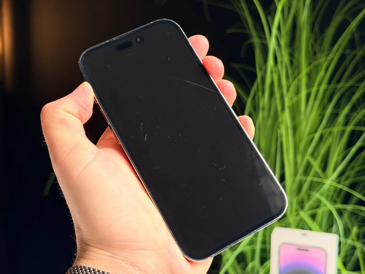 Б/У Apple iPhone 14 Pro 256GB Deep Purple eSim (MQ1D3) - Состояние: удовлетворительный | Аккумулятор: 100% | Комплектация: полный | Гарантія: 3 мес.