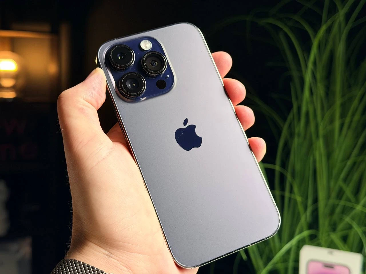 Б/У Apple iPhone 14 Pro 256GB Deep Purple eSim (MQ1D3) - Состояние: удовлетворительный | Аккумулятор: 100% | Комплектация: полный | Гарантія: 3 мес.