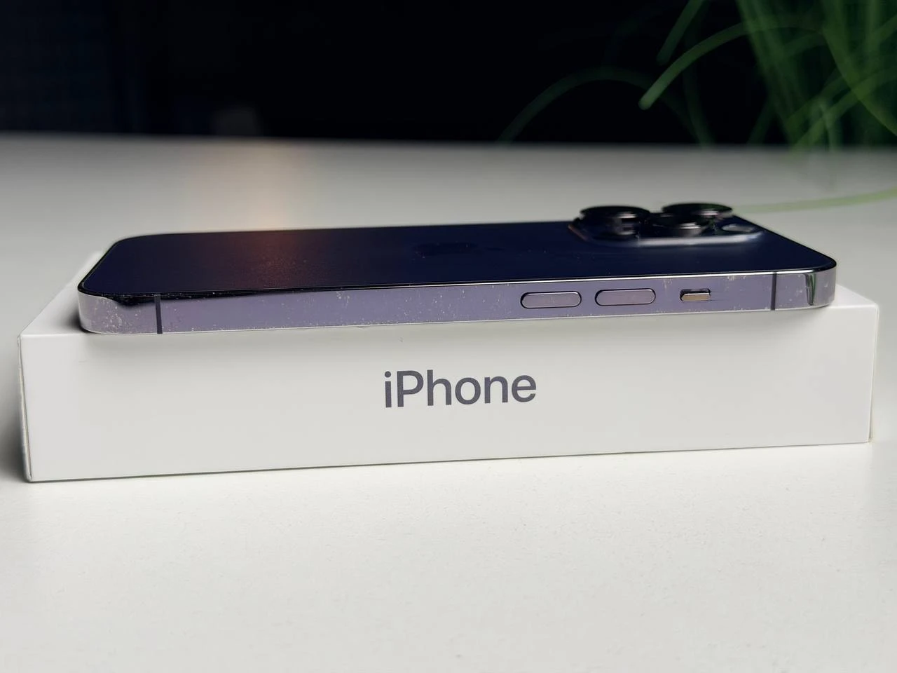 Б/У Apple iPhone 14 Pro 256GB Deep Purple eSim (MQ1D3) - Состояние: удовлетворительный | Аккумулятор: 100% | Комплектация: полный | Гарантія: 3 мес.