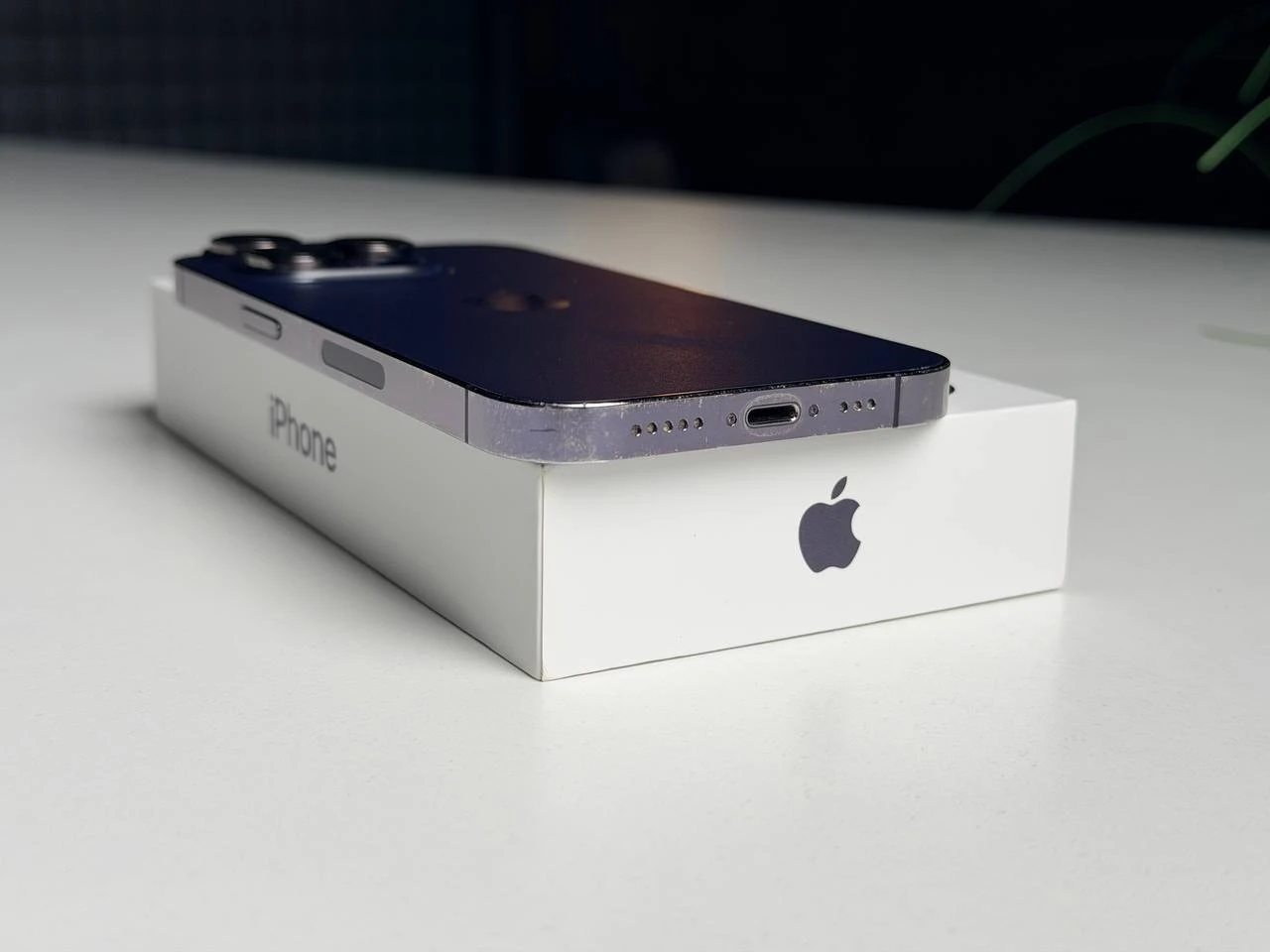 Б/У Apple iPhone 14 Pro 256GB Deep Purple eSim (MQ1D3) - Состояние: удовлетворительный | Аккумулятор: 100% | Комплектация: полный | Гарантія: 3 мес.