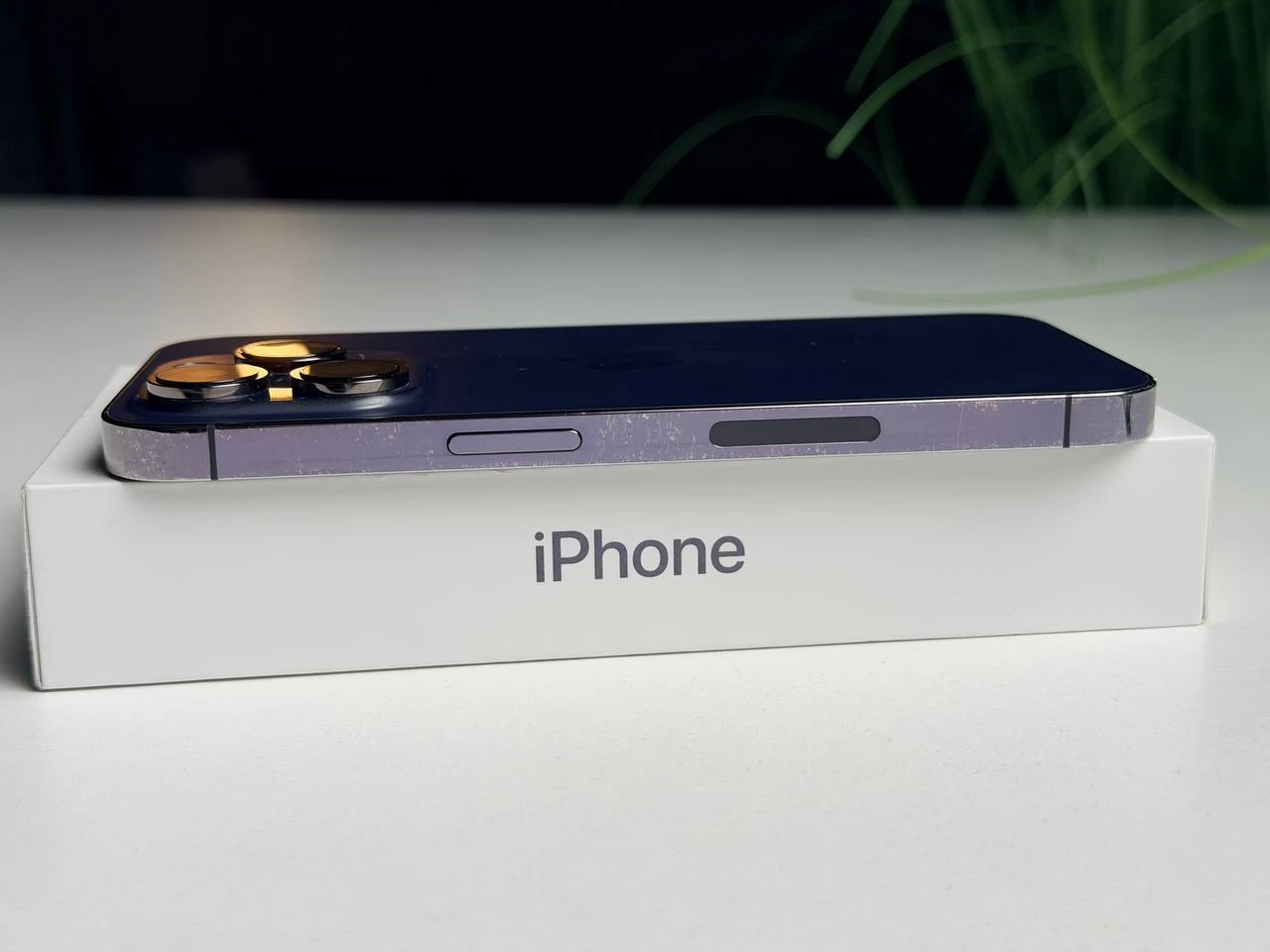 Б/У Apple iPhone 14 Pro 256GB Deep Purple eSim (MQ1D3) - Состояние: удовлетворительный | Аккумулятор: 100% | Комплектация: полный | Гарантія: 3 мес.