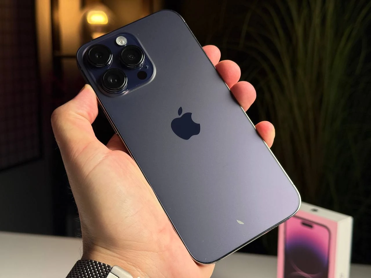 Б/У Apple iPhone 14 Pro Max 256GB Deep Purple (MQ9X3) - Состояние: хороший (дефект на стекле) | Аккумулятор: 100% | Комплектация: полный | Гарантія: 3 мес.