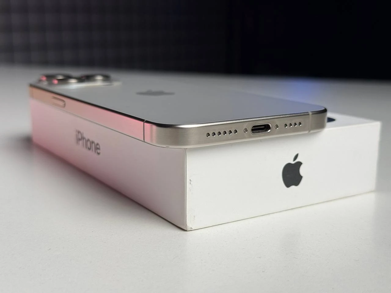 ВЖИВАНИЙ Apple iPhone 15 Pro Max 256GB Natural Titanium (MU793) - Стан: гарний | Акумулятор: 95% | Комплектація: повний | Гарантія: 3 міс.