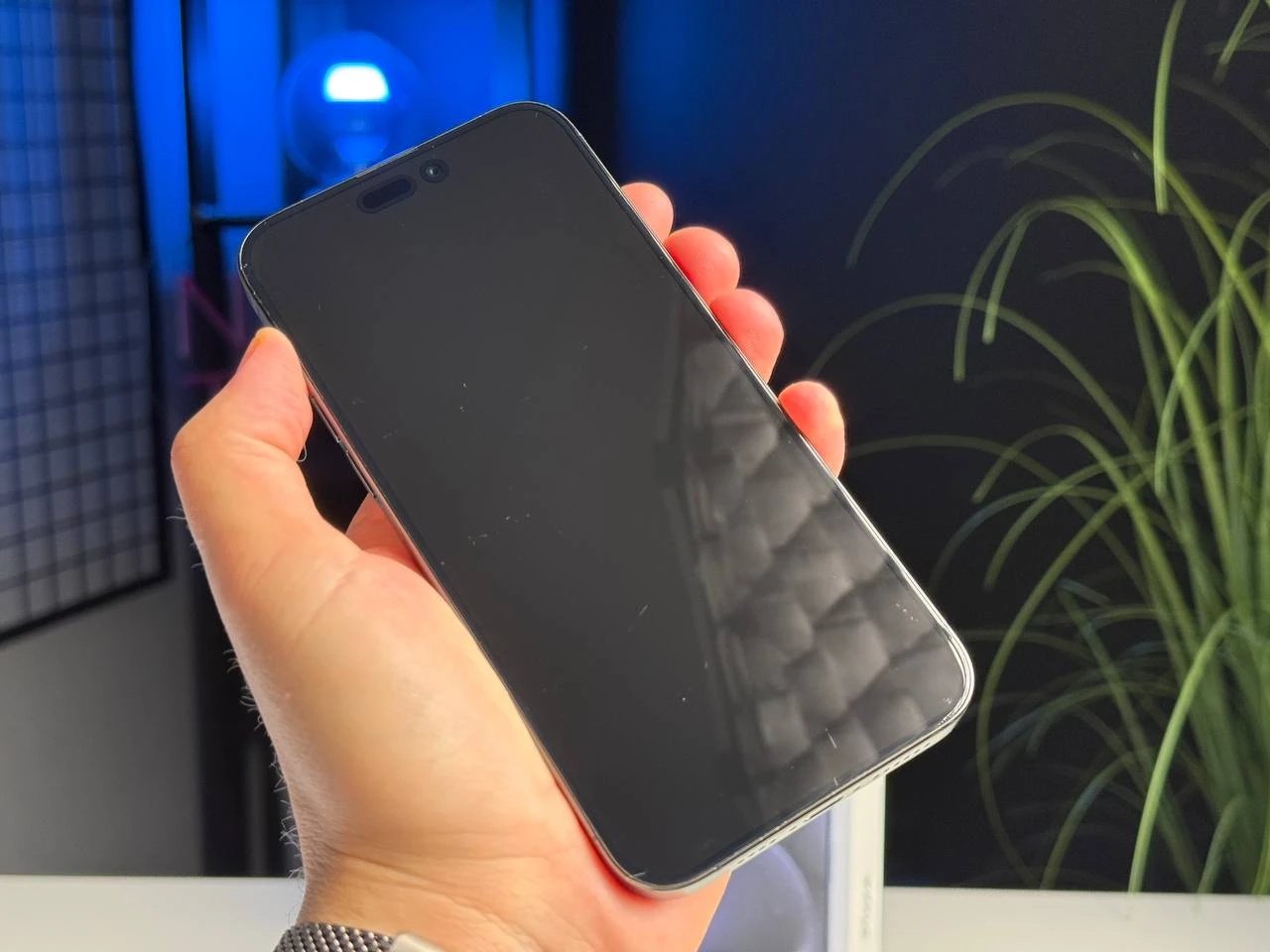 ВЖИВАНИЙ Apple iPhone 15 Pro Max 256GB Blue Titanium eSim (MU693) - Стан: гарний | Акумулятор: 100% | Комплектація: повний | Гарантія: 3 міс.