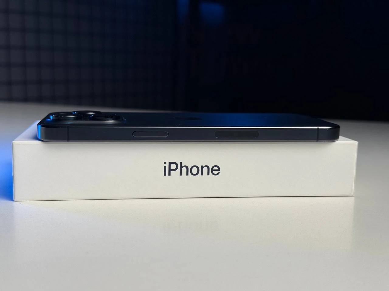 ВЖИВАНИЙ Apple iPhone 15 Pro Max 256GB Blue Titanium eSim (MU693) - Стан: гарний | Акумулятор: 100% | Комплектація: повний | Гарантія: 3 міс.