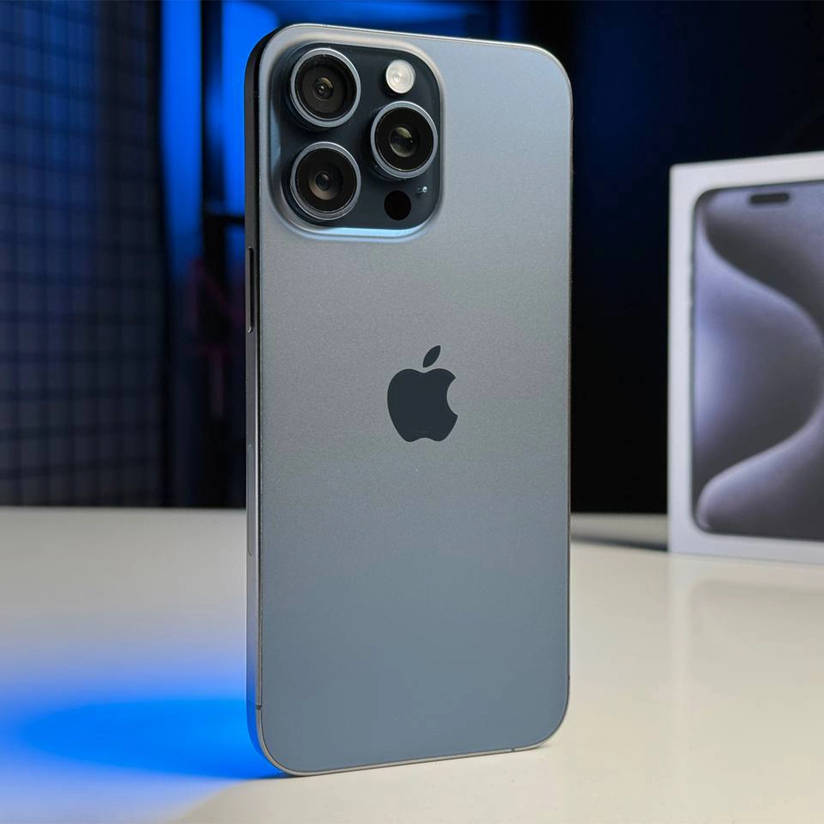 ВЖИВАНИЙ Apple iPhone 15 Pro Max 256GB Blue Titanium eSim (MU693) - Стан: гарний | Акумулятор: 100% | Комплектація: повний | Гарантія: 3 міс.