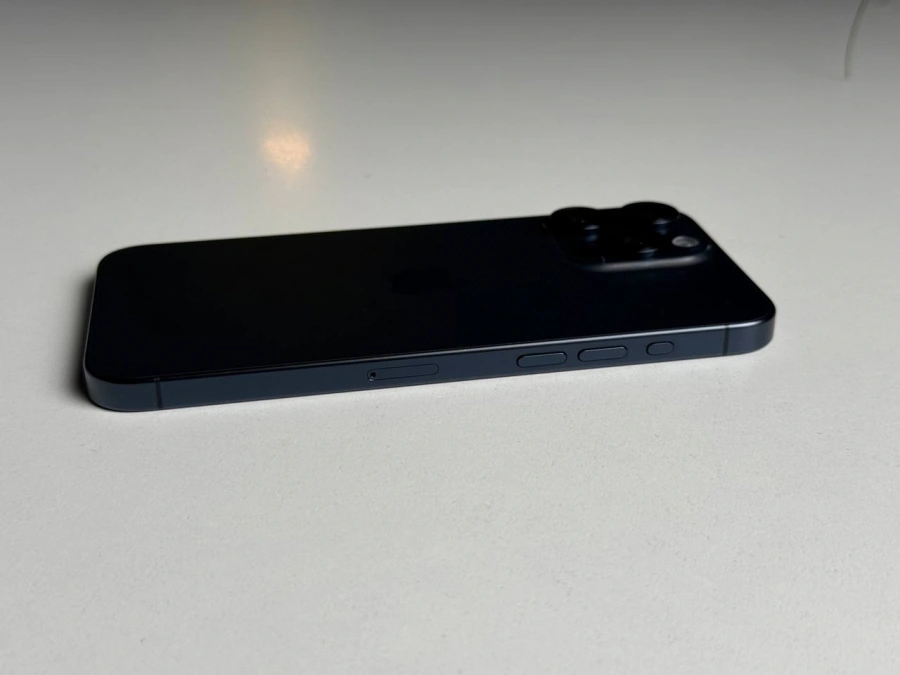 Б/У Apple iPhone 15 Pro Max 256GB Blue Titanium (MU7A3) - Состояние: хороший | Аккумулятор: 89% | Комплектация: iPhone, кабель | Гарантія: 3 мес.