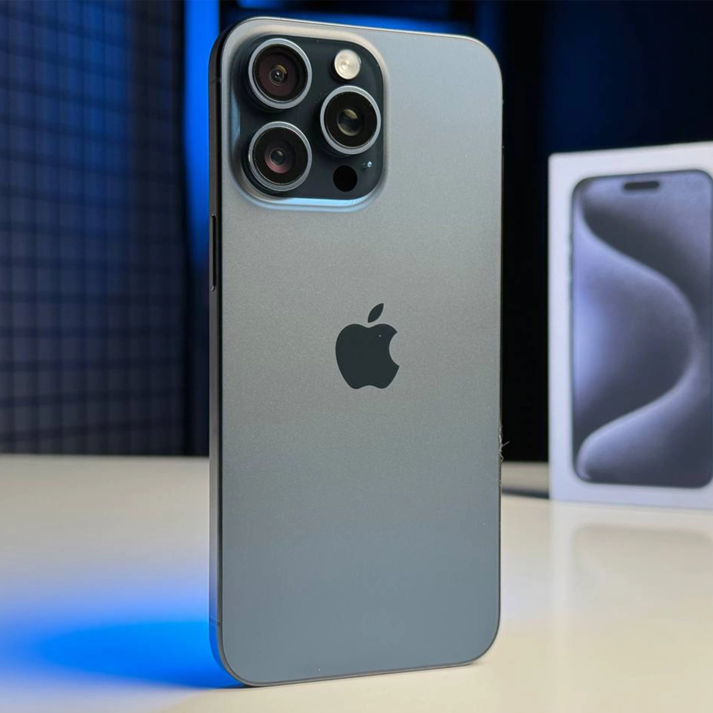 ВЖИВАНИЙ Apple iPhone 15 Pro Max 512GB Blue Titanium (MU7F3) - Стан: гарний | Акумулятор: 86% | Комплектація: повний | Гарантія: 3 міс.