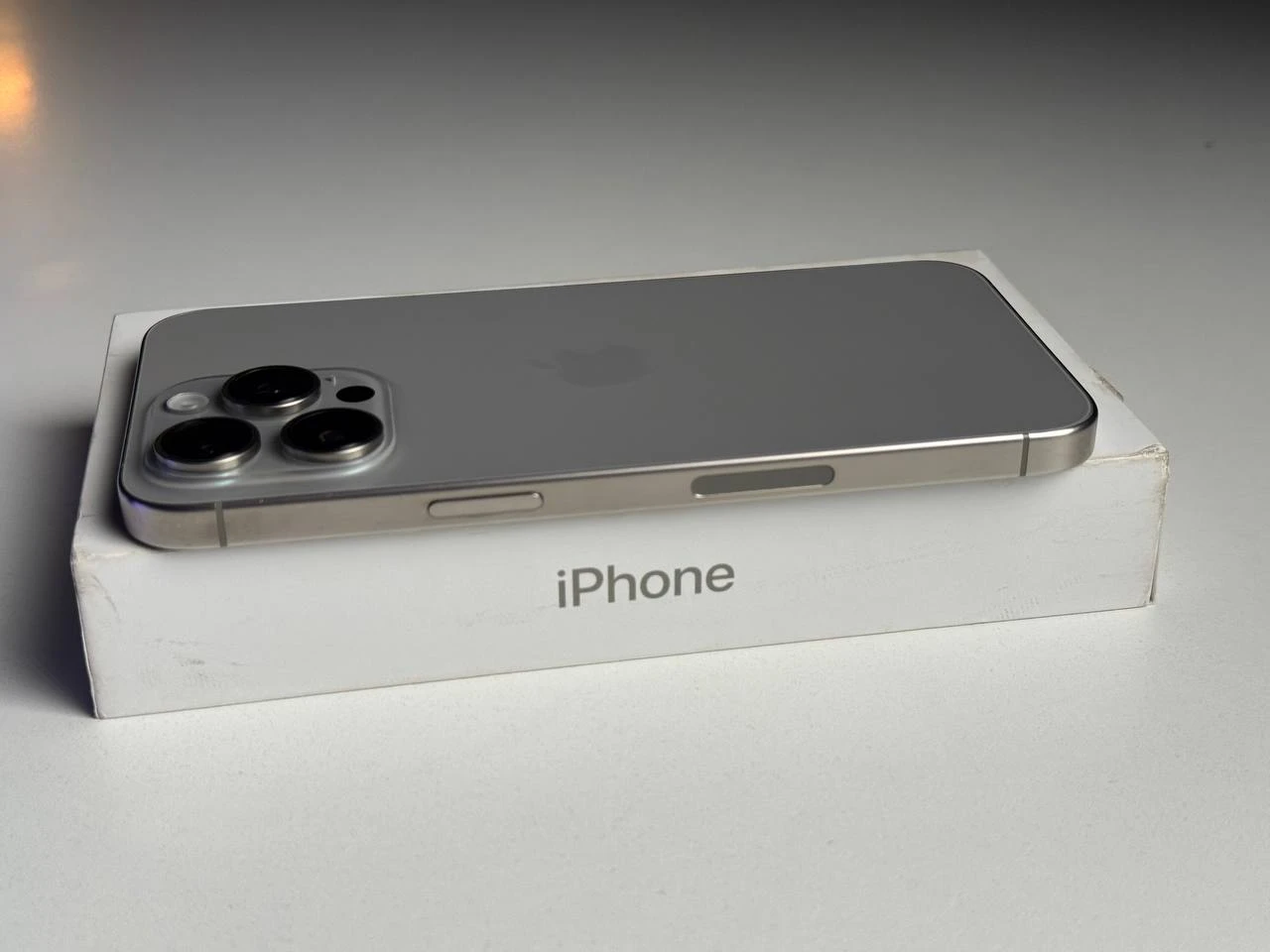 Б/У Apple iPhone 15 Pro Max 512GB Natural Titanium eSim (MU6D3) - Состояние: хороший | Аккумулятор: 100% | Комплектация: полный | Гарантія: 3 мес.