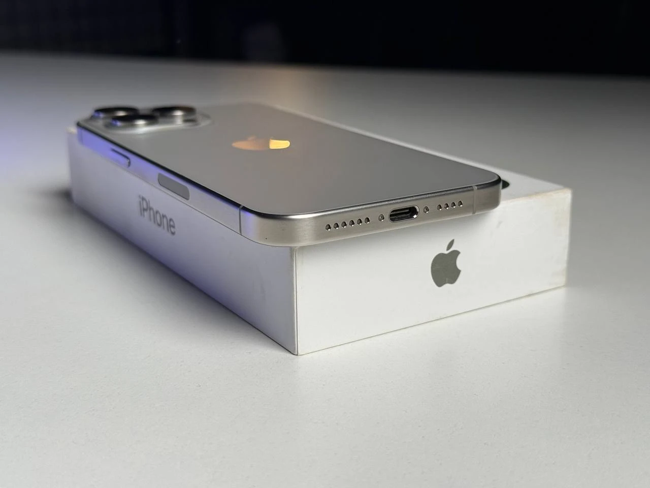 Б/У Apple iPhone 15 Pro Max 512GB Natural Titanium eSim (MU6D3) - Состояние: хороший | Аккумулятор: 100% | Комплектация: полный | Гарантія: 3 мес.