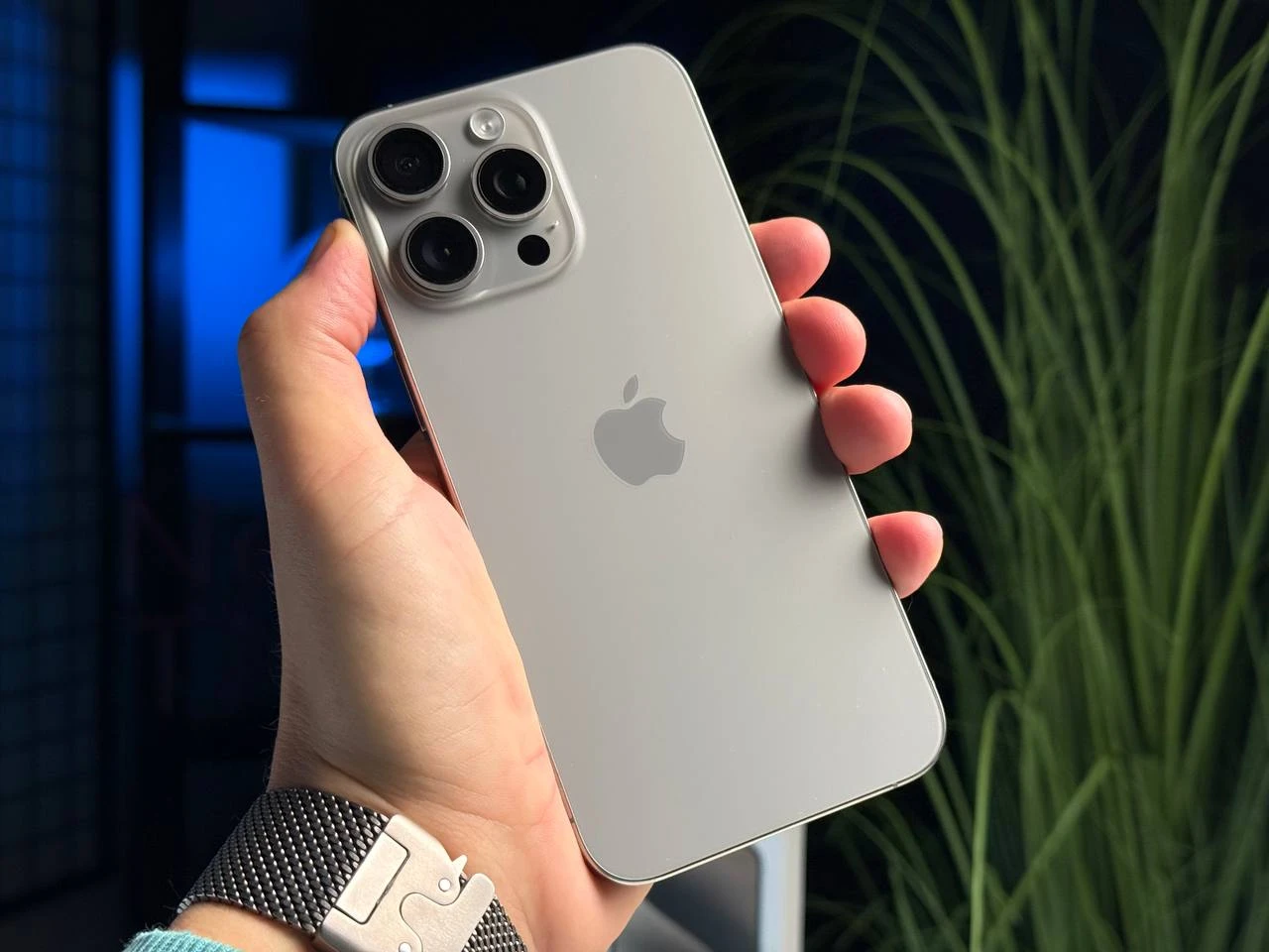 ВЖИВАНИЙ Apple iPhone 15 Pro Max 512GB Natural Titanium (MU7E3) - Стан: гарний | Акумулятор: 90% | Комплектація: повний | Гарантія: 3 міс.