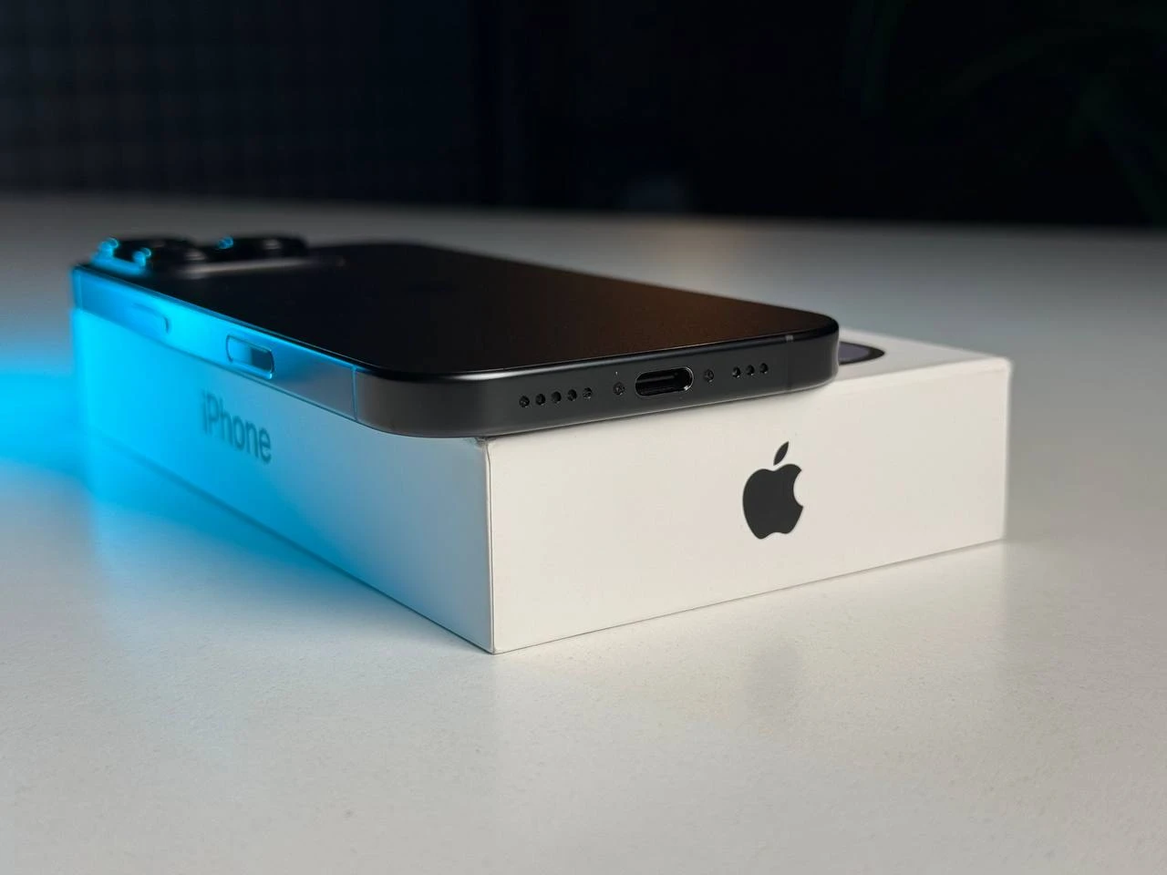 Б/У Apple iPhone 16 Pro 128GB Black Titanium (MYND3) - Состояние: хороший | Аккумулятор: 100% | Комплектация: полный | Гарантія: 3 мес.