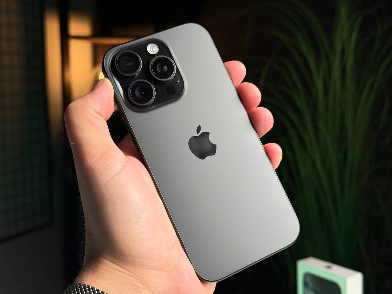 Б/У Apple iPhone 16 Pro 128GB Black Titanium (MYND3) - Состояние: хороший | Аккумулятор: 100% | Комплектация: полный | Гарантія: 3 мес.