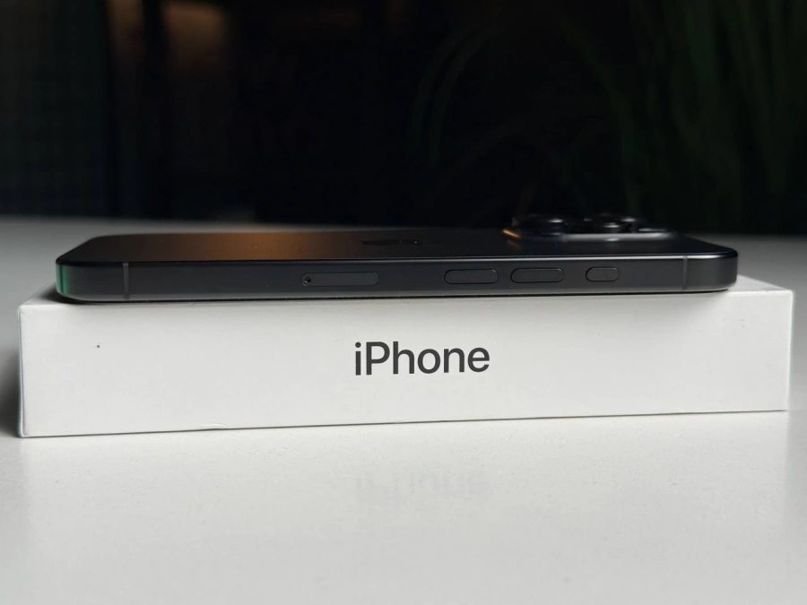 ВЖИВАНИЙ Apple iPhone 16 Pro 128GB Black Titanium (MYND3) - Стан: гарний | Акумулятор: 100% | Комплектація: повний | Гарантія: 3 міс.