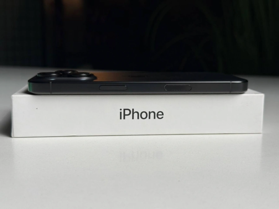 ВЖИВАНИЙ Apple iPhone 16 Pro 128GB Black Titanium (MYND3) - Стан: гарний | Акумулятор: 100% | Комплектація: повний | Гарантія: 3 міс.