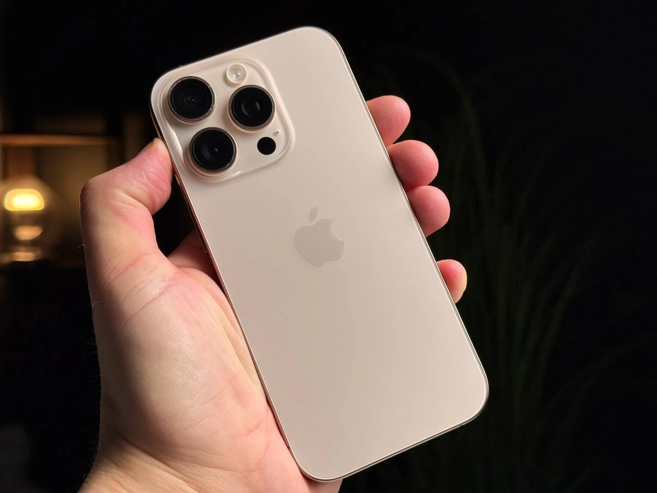 Б/У Apple iPhone 16 Pro 256GB Desert Titanium (MYNK3) - Состояние: идеальный | Аккумулятор: 98% | Комплектация: полный | Гарантия: 3 мес.