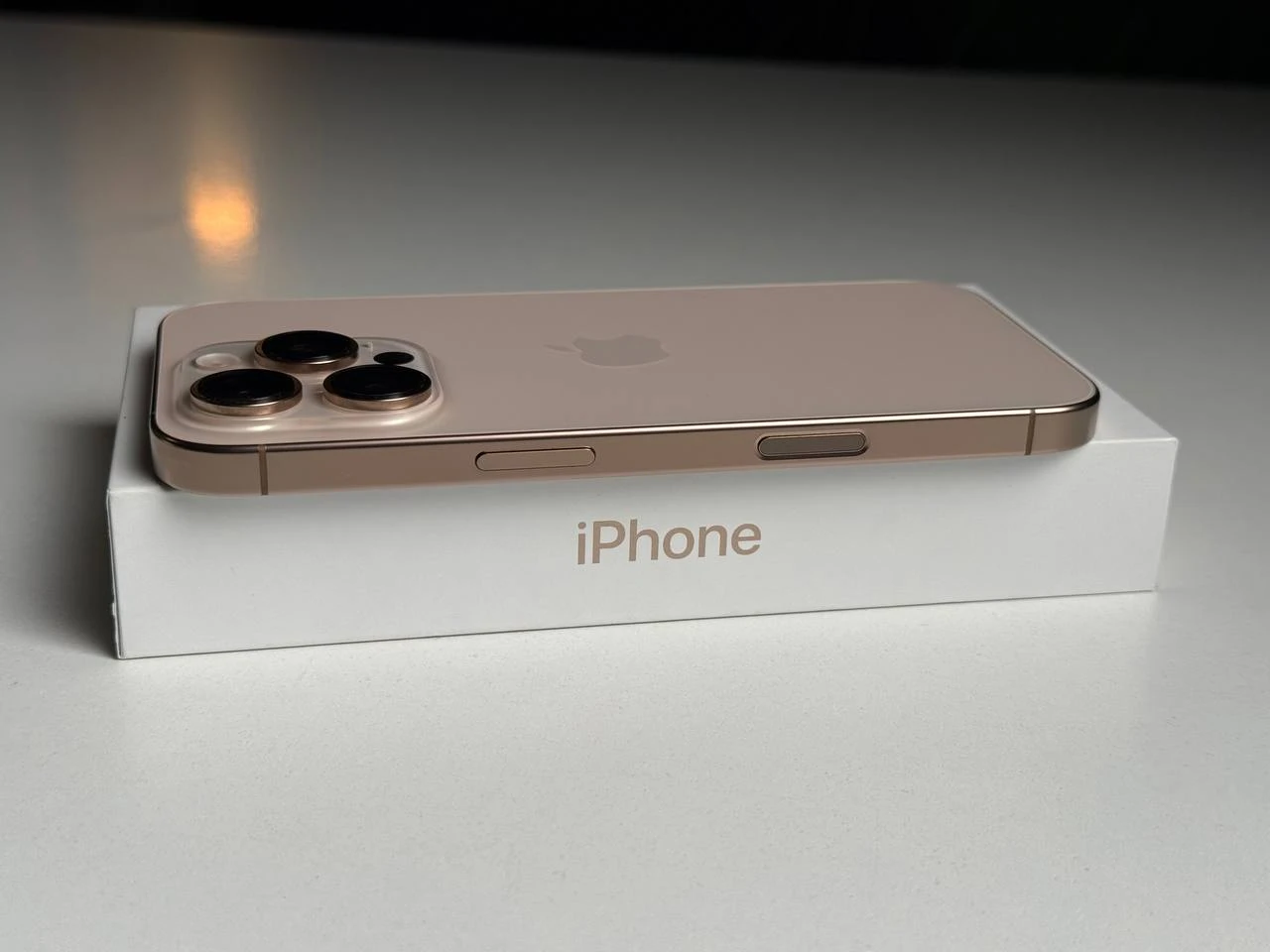 Б/У Apple iPhone 16 Pro 256GB Desert Titanium (MYNK3) - Состояние: идеальный | Аккумулятор: 98% | Комплектация: полный | Гарантия: 3 мес.