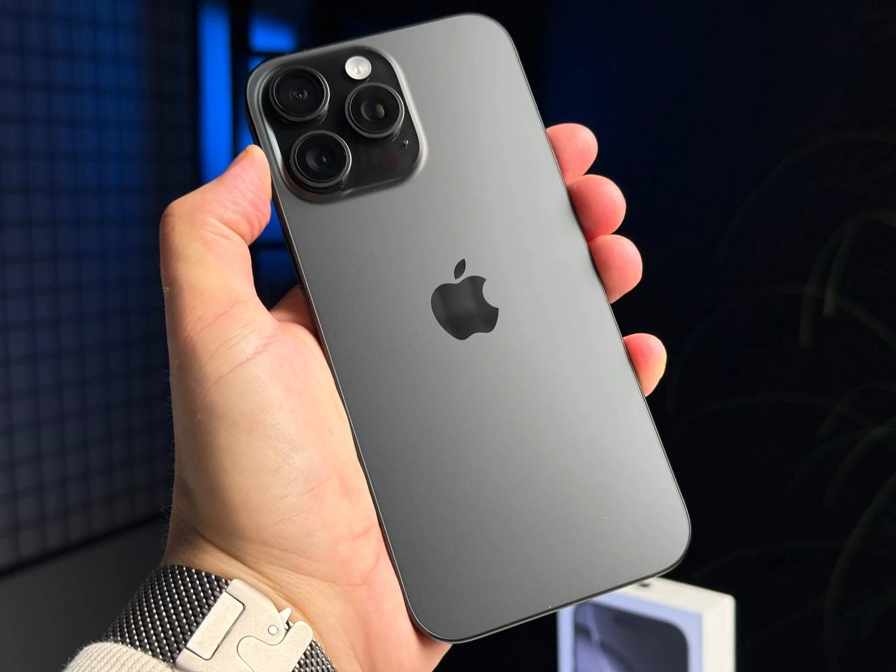 ВЖИВАНИЙ Apple iPhone 16 Pro Max 256GB Black Titanium (MYWV3) - Стан: ідеальний | Акумулятор: 94% | Комплектація: повний | Гарантія: 3 міс.