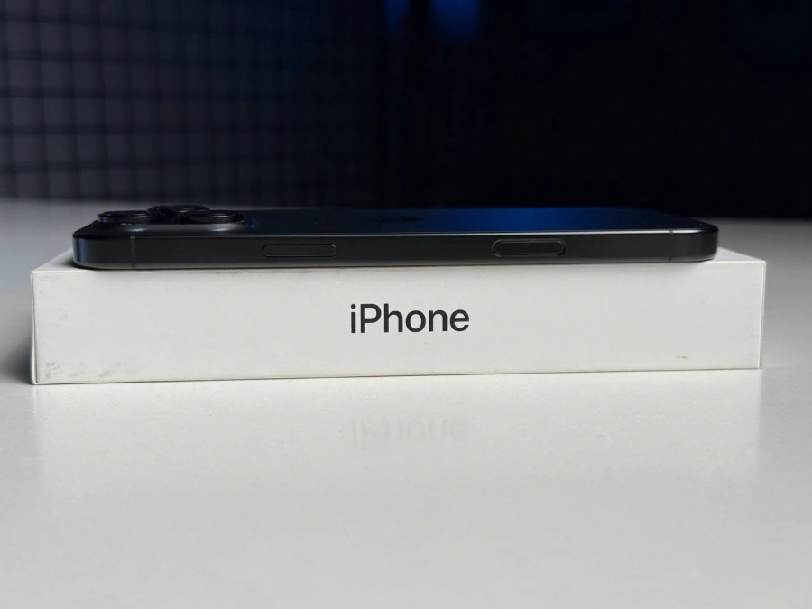 ВЖИВАНИЙ Apple iPhone 16 Pro Max 256GB Black Titanium (MYWV3) - Стан: ідеальний | Акумулятор: 94% | Комплектація: повний | Гарантія: 3 міс.