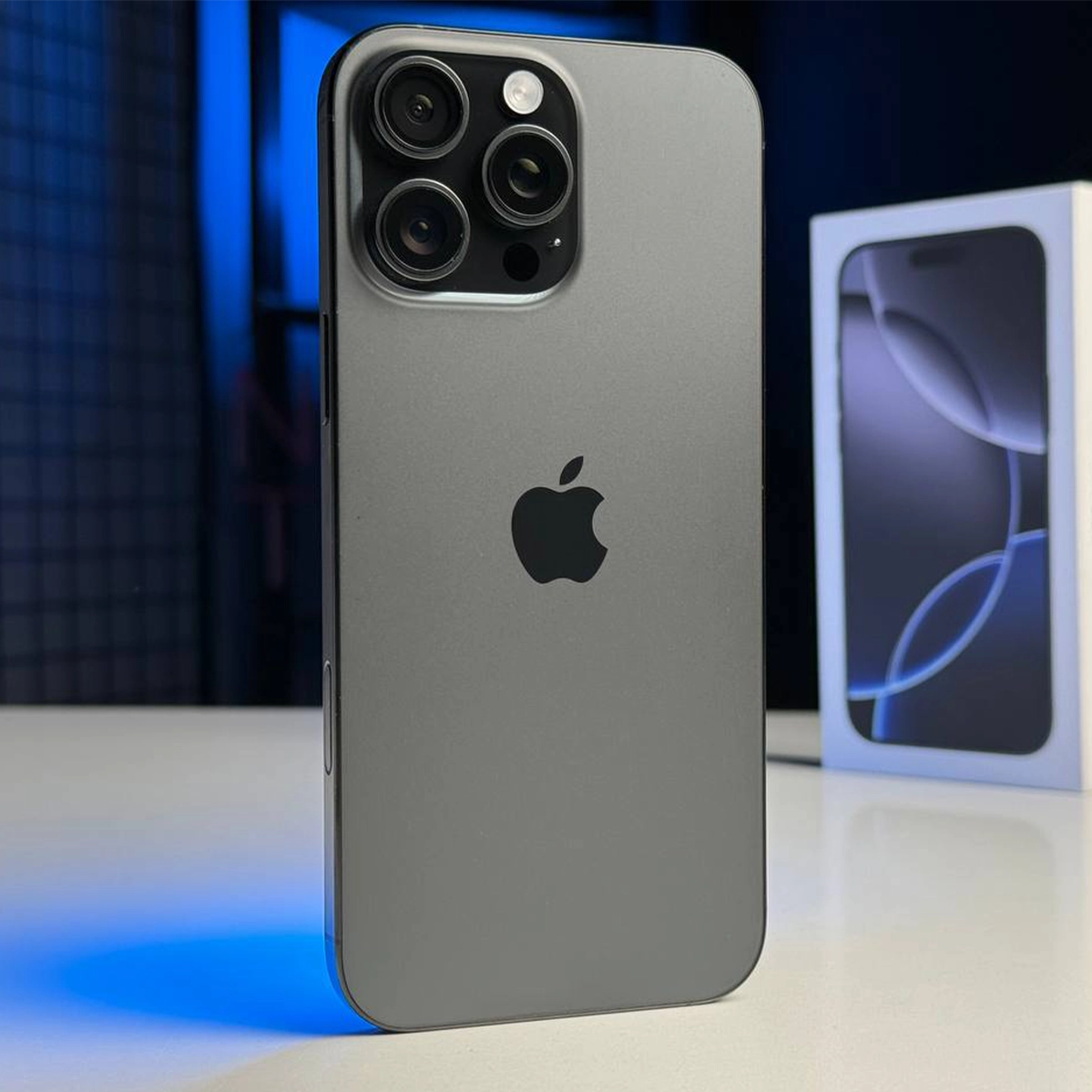 ВЖИВАНИЙ Apple iPhone 16 Pro Max 256GB Black Titanium (MYWV3) - Стан: ідеальний | Акумулятор: 94% | Комплектація: повний | Гарантія: 3 міс.