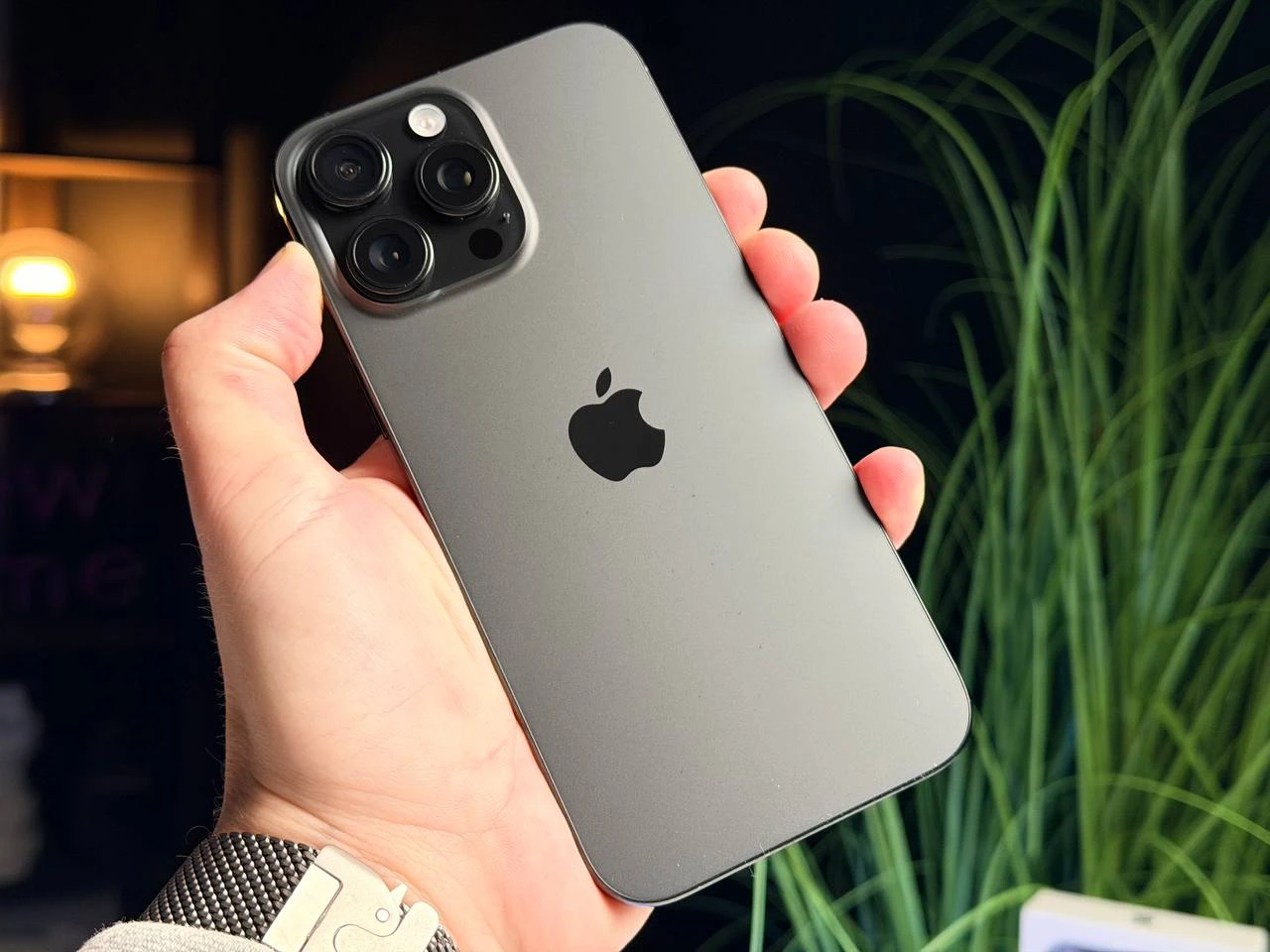 ВЖИВАНИЙ Apple iPhone 16 Pro Max 256GB Black Titanium (MYWV3) - Стан: гарний | Акумулятор: 92% | Комплектація: повний | Гарантія: 3 міс.