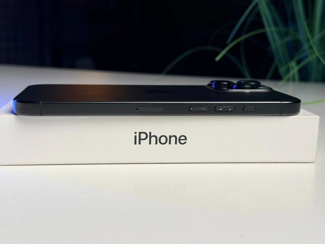 ВЖИВАНИЙ Apple iPhone 16 Pro Max 256GB Black Titanium (MYWV3) - Стан: гарний | Акумулятор: 92% | Комплектація: повний | Гарантія: 3 міс.