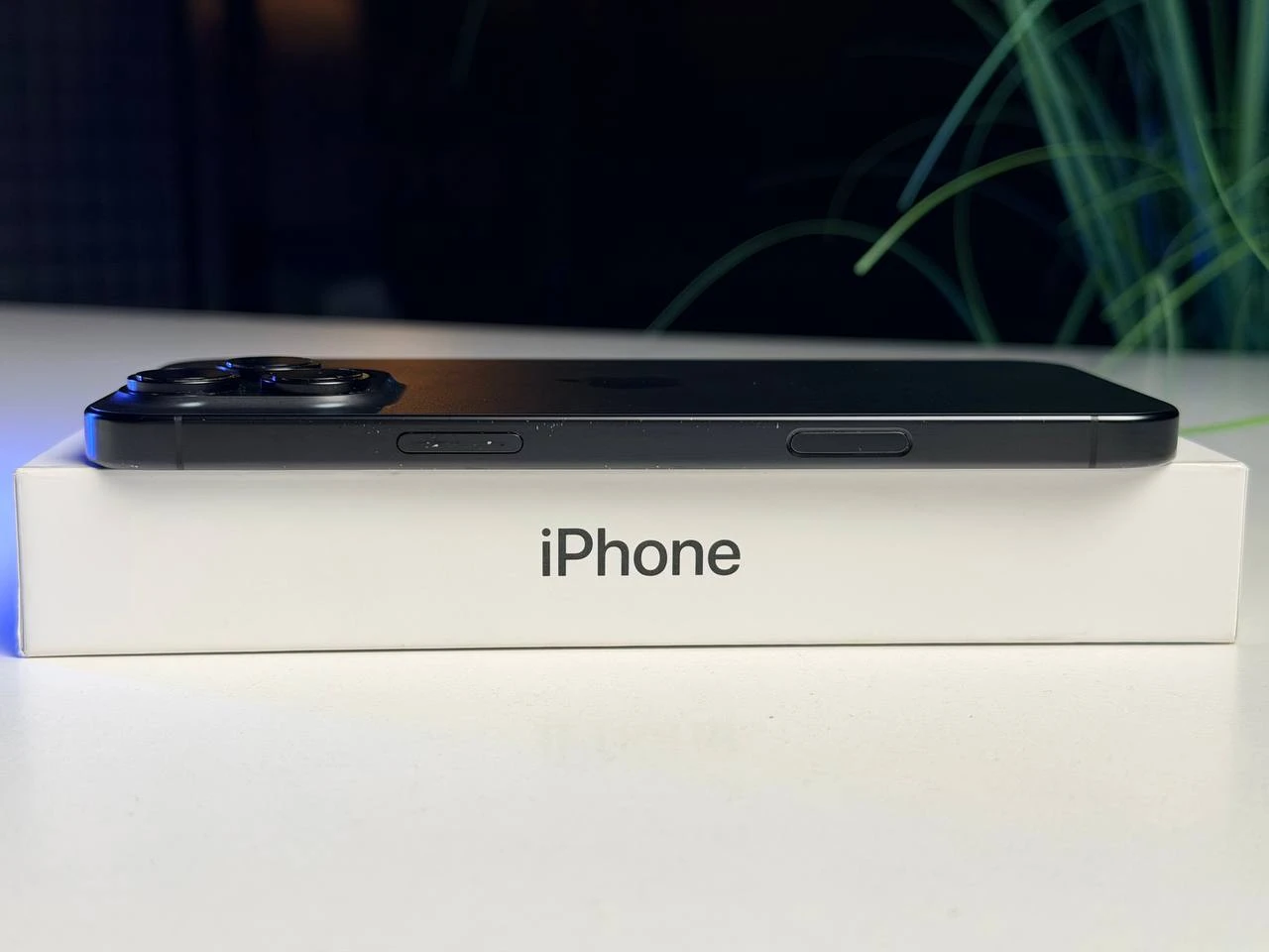 ВЖИВАНИЙ Apple iPhone 16 Pro Max 256GB Black Titanium (MYWV3) - Стан: гарний | Акумулятор: 92% | Комплектація: повний | Гарантія: 3 міс.