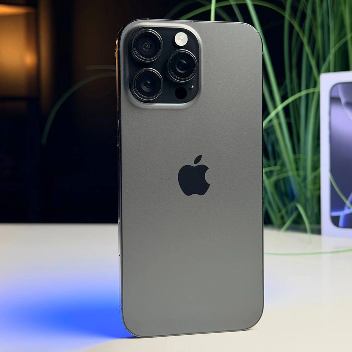 ВЖИВАНИЙ Apple iPhone 16 Pro Max 256GB Black Titanium (MYWV3) - Стан: гарний | Акумулятор: 92% | Комплектація: повний | Гарантія: 3 міс.