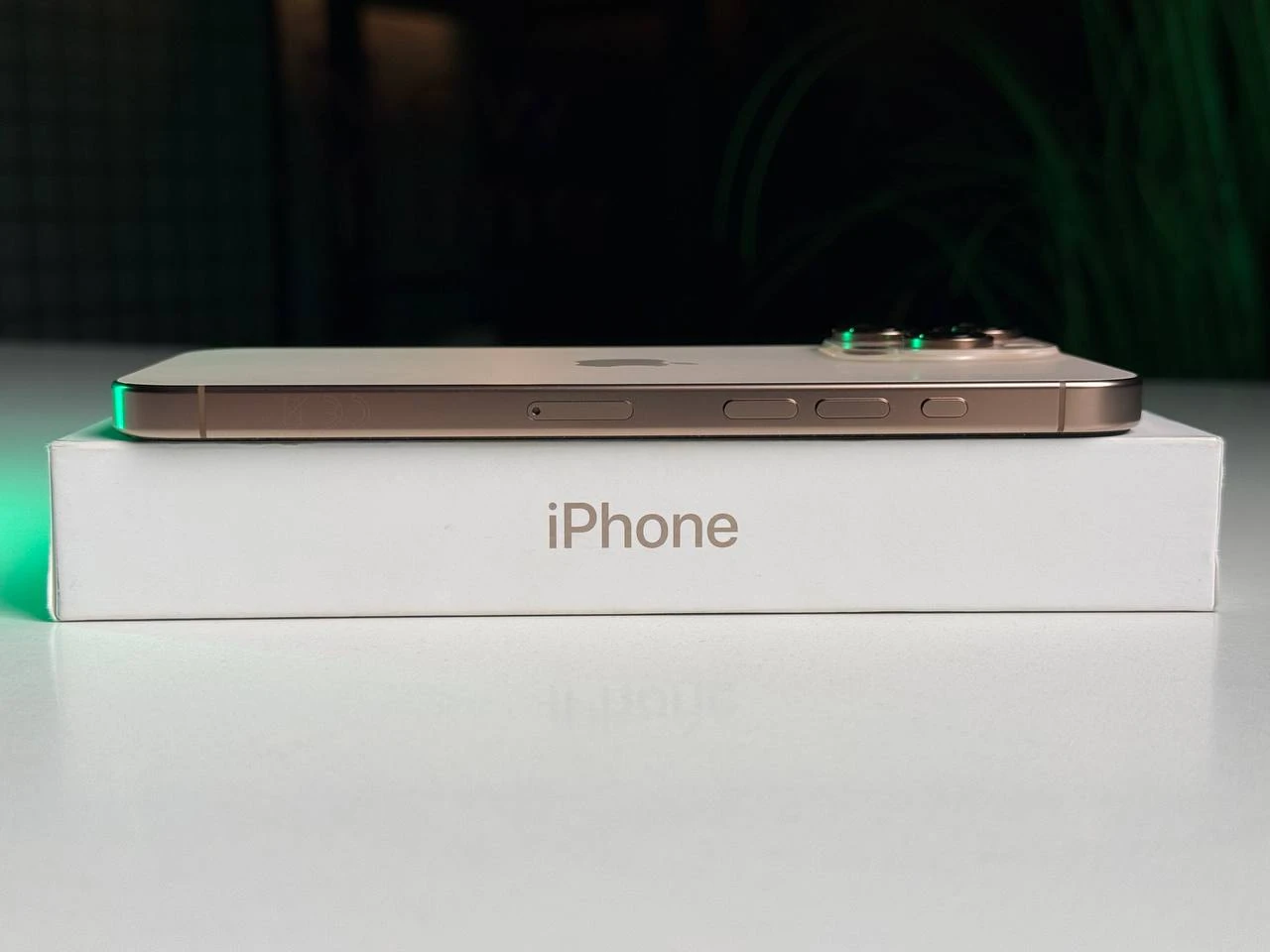 ВЖИВАНИЙ Apple iPhone 16 Pro Max 256GB Desert Titanium (MYWX3) - Стан: ідеальний | Акумулятор: 100% | Комплектація: повний | Гарантія: 3 міс.