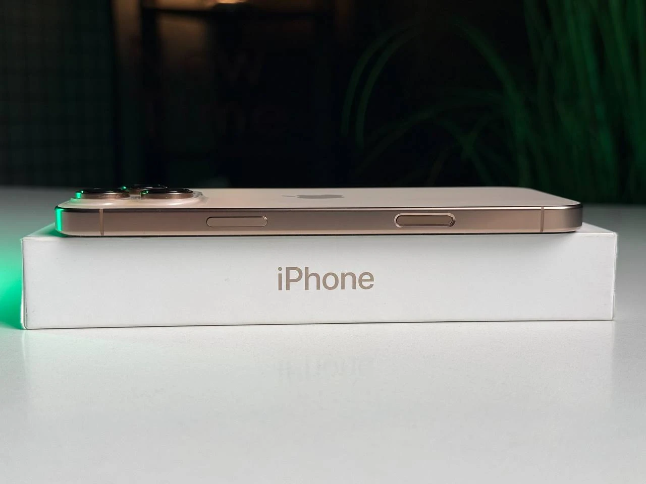 ВЖИВАНИЙ Apple iPhone 16 Pro Max 256GB Desert Titanium (MYWX3) - Стан: ідеальний | Акумулятор: 100% | Комплектація: повний | Гарантія: 3 міс.