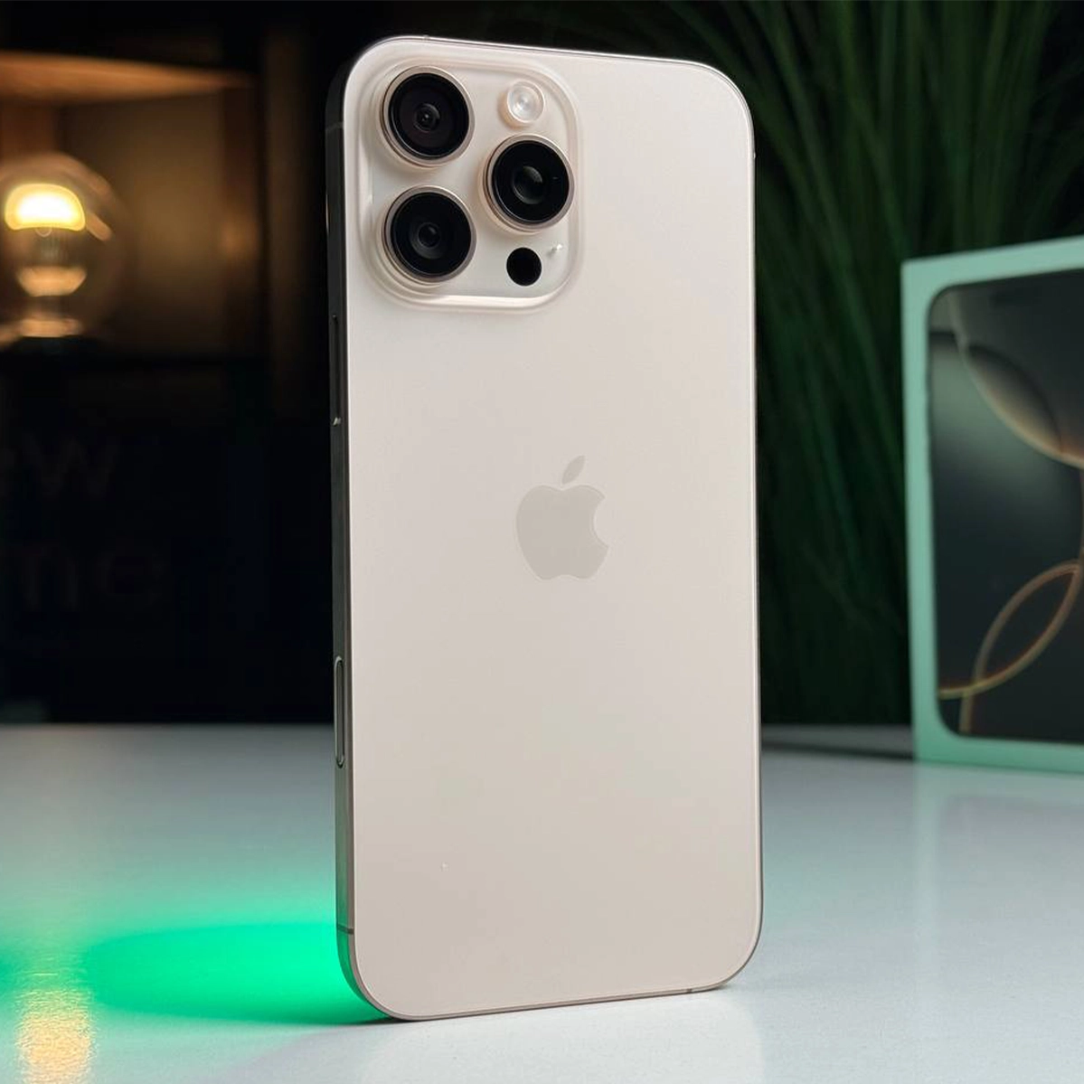 ВЖИВАНИЙ Apple iPhone 16 Pro Max 256GB Desert Titanium (MYWX3) - Стан: ідеальний | Акумулятор: 100% | Комплектація: повний | Гарантія: 3 міс.