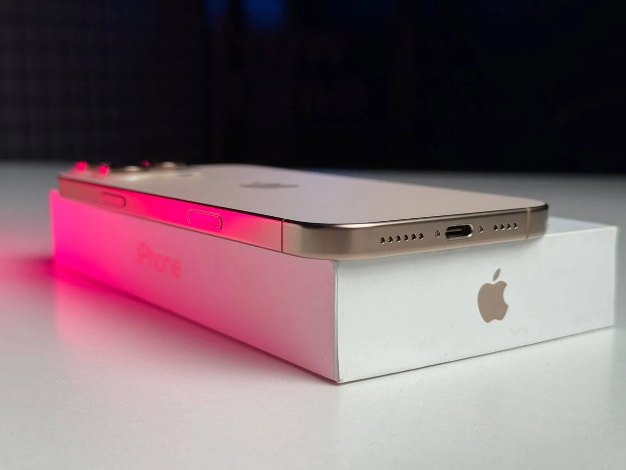 ВЖИВАНИЙ Apple iPhone 16 Pro Max 256GB Desert Titanium (MYWX3) - Стан: ідеальний | Акумулятор: 92% | Комплектація: повний | Гарантія: 3 міс.