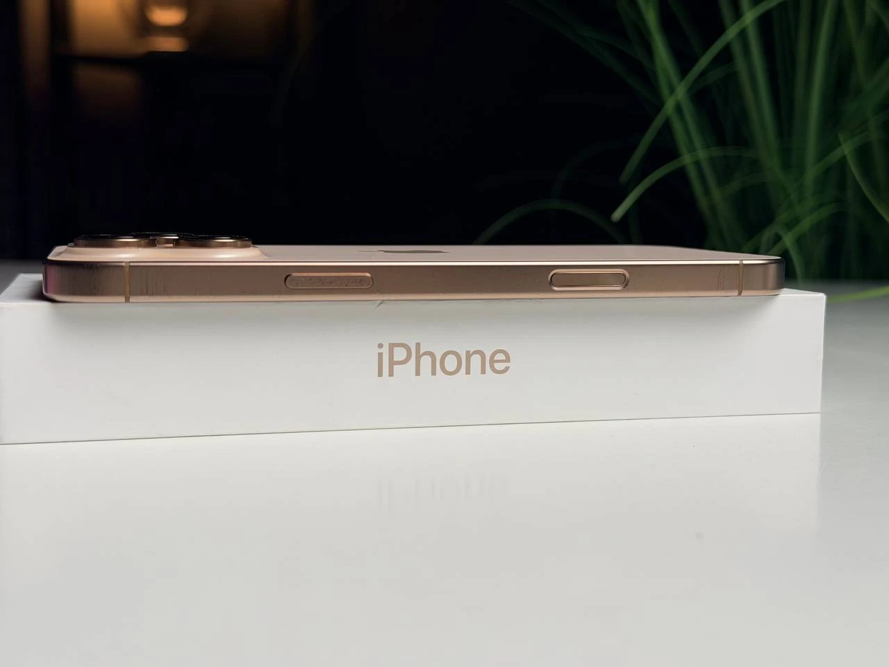 ВЖИВАНИЙ Apple iPhone 16 Pro Max 256GB Desert Titanium (MYWX3) - Стан: гарний | Акумулятор: 95% | Комплектація: повний | Гарантія: 3 міс.