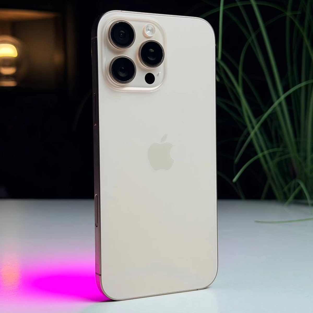 ВЖИВАНИЙ Apple iPhone 16 Pro Max 256GB Desert Titanium (MYWX3) - Стан: гарний | Акумулятор: 95% | Комплектація: повний | Гарантія: 3 міс.