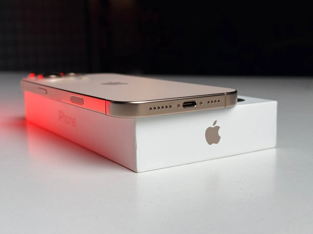 ВЖИВАНИЙ Apple iPhone 16 Pro Max 256GB Desert Titanium (MYWX3) - Стан: ідеальний | Акумулятор: 96% | Комплектація: повний | Гарантія: 3 міс.