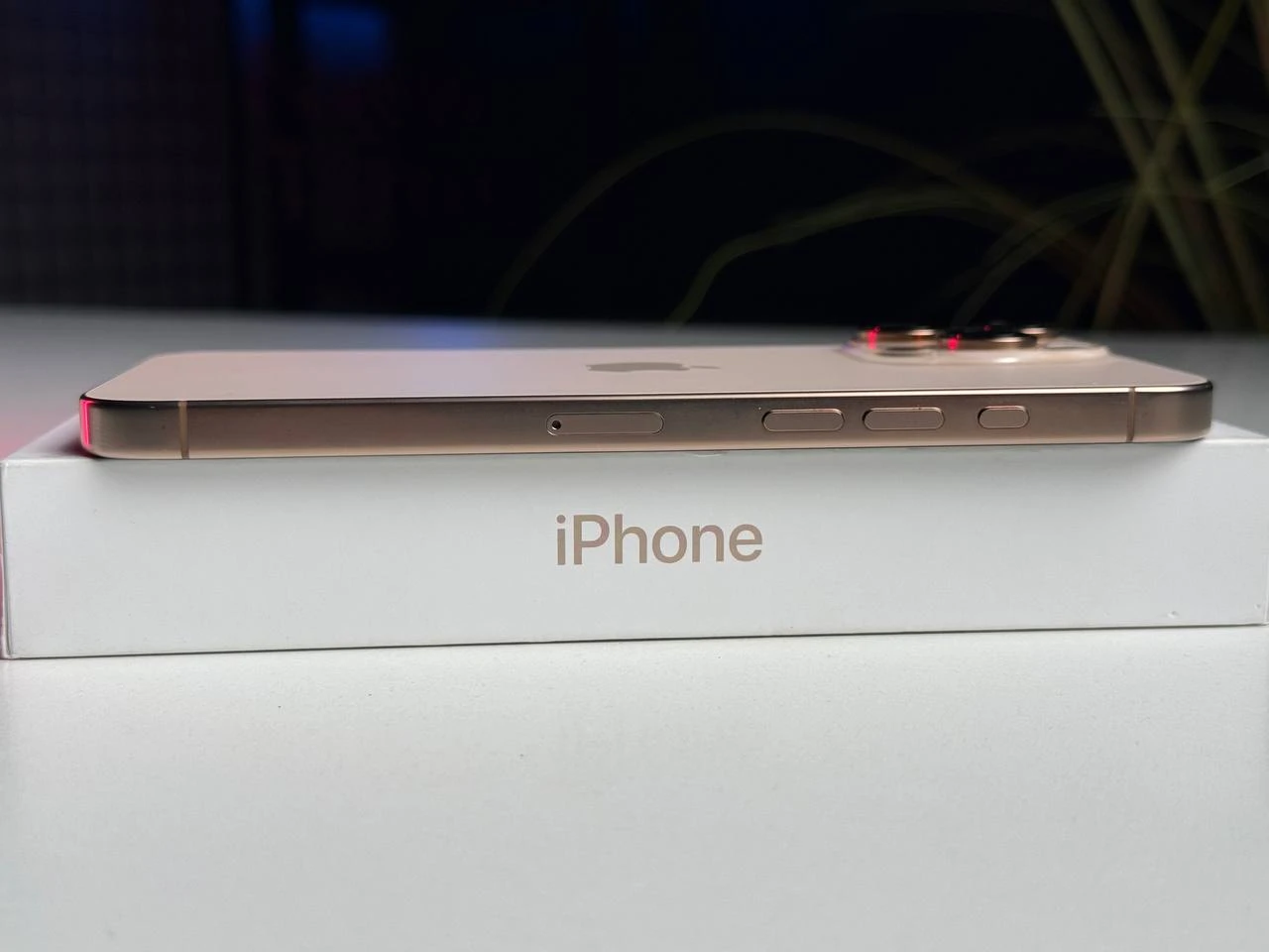 ВЖИВАНИЙ Apple iPhone 16 Pro Max 256GB Desert Titanium (MYWX3) - Стан: ідеальний | Акумулятор: 98% | Комплектація: повний | Гарантія: 3 міс.