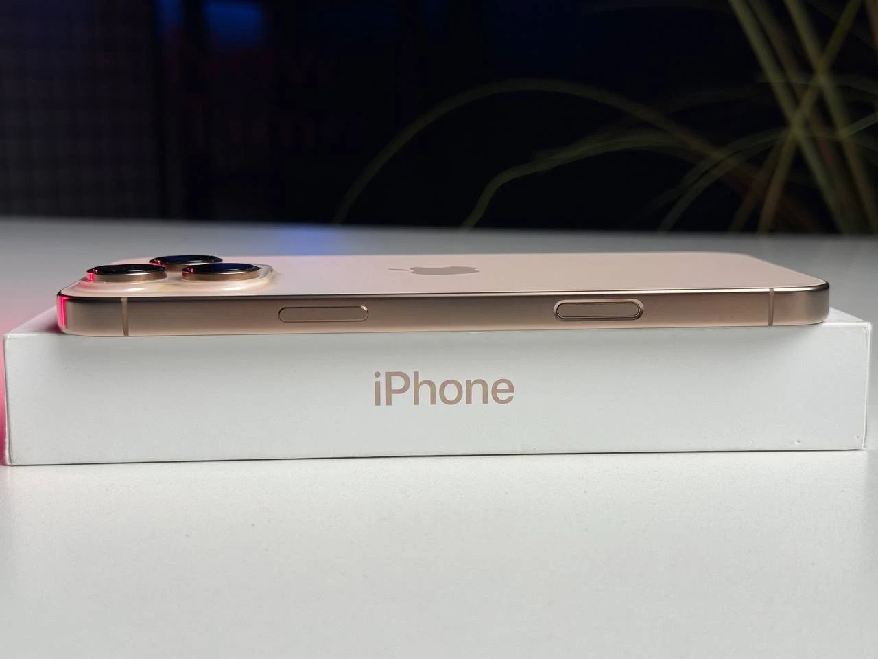 ВЖИВАНИЙ Apple iPhone 16 Pro Max 256GB Desert Titanium (MYWX3) - Стан: ідеальний | Акумулятор: 98% | Комплектація: повний | Гарантія: 3 міс.