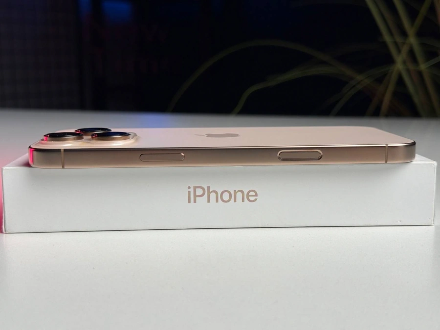 ВЖИВАНИЙ Apple iPhone 16 Pro Max 256GB Desert Titanium (MYWX3) - Стан: ідеальний | Акумулятор: 98% | Комплектація: повний | Гарантія: 3 міс.