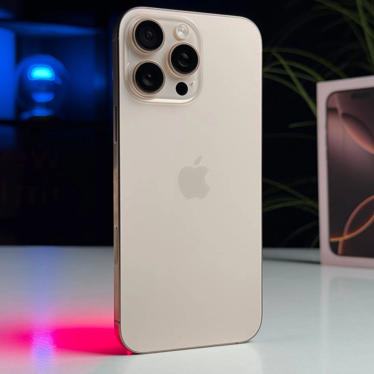 ВЖИВАНИЙ Apple iPhone 16 Pro Max 256GB Desert Titanium (MYWX3) - Стан: ідеальний | Акумулятор: 98% | Комплектація: повний | Гарантія: 3 міс.