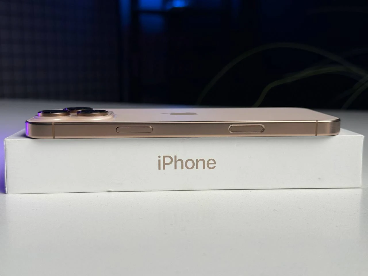 ВЖИВАНИЙ Apple iPhone 16 Pro Max 256GB eSim Desert Titanium (MYW53) - Стан: ідеальний | Акумулятор: 100% | Комплектація: повний | Гарантія: 3 міс.