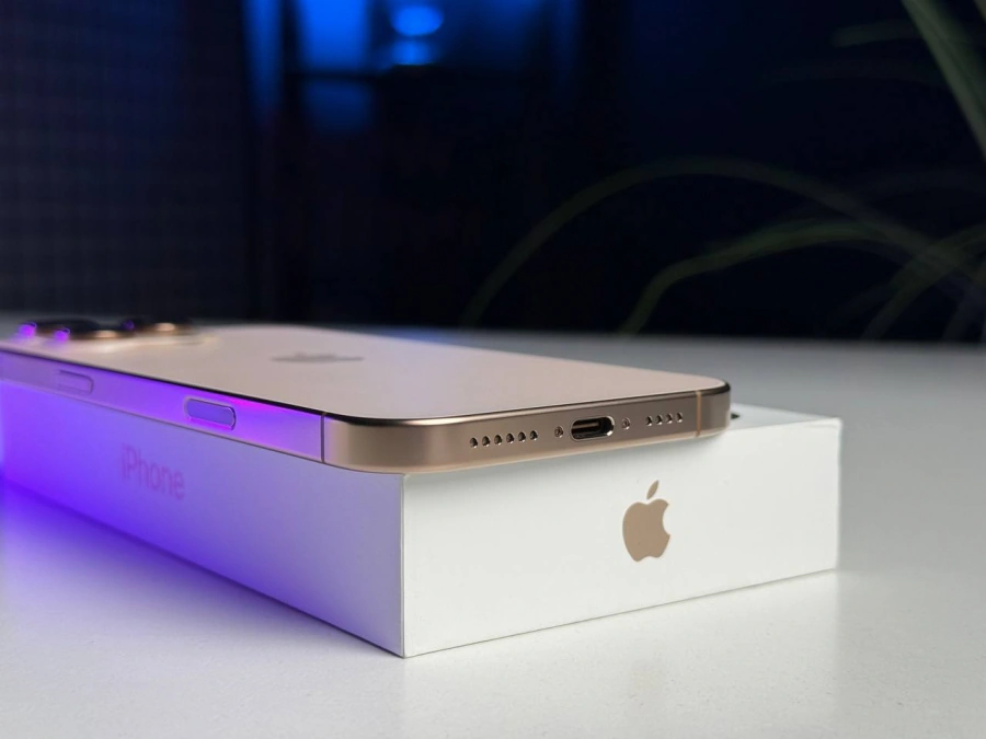 ВЖИВАНИЙ Apple iPhone 16 Pro Max 256GB eSim Desert Titanium (MYW53) - Стан: ідеальний | Акумулятор: 100% | Комплектація: повний | Гарантія: 3 міс.