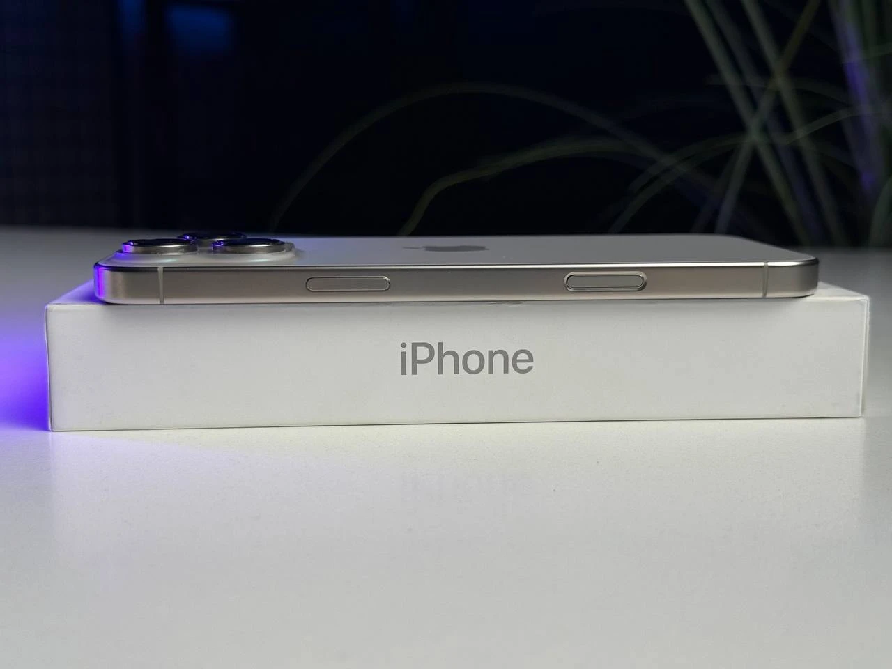 ВЖИВАНИЙ Apple iPhone 16 Pro Max 256GB eSim Natural Titanium (MYW63) - Стан: гарний | Акумулятор: 100% | Комплектація: повний | Гарантія: 3 міс.