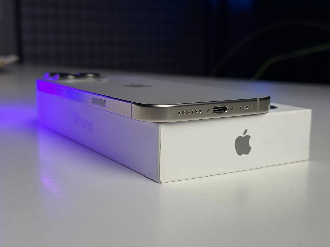 ВЖИВАНИЙ Apple iPhone 16 Pro Max 256GB eSim Natural Titanium (MYW63) - Стан: гарний | Акумулятор: 100% | Комплектація: повний | Гарантія: 3 міс.