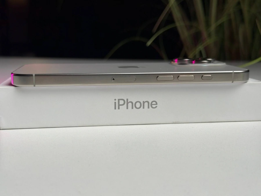 Б/У Apple iPhone 16 Pro Max 256GB Natural Titanium (MYWY3) - Состояние: хороший | Аккумулятор: 92% | Комплектация: полный | Гарантія: 3 мес.