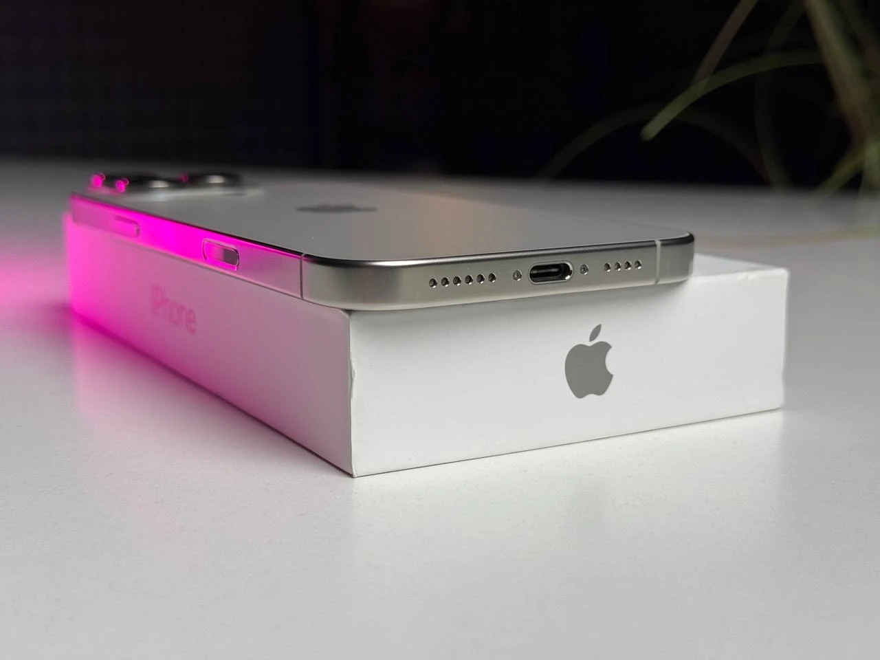 ВЖИВАНИЙ Apple iPhone 16 Pro Max 256GB Natural Titanium (MYWY3) - Стан: гарний | Акумулятор: 92% | Комплектація: повний | Гарантія: 3 міс.