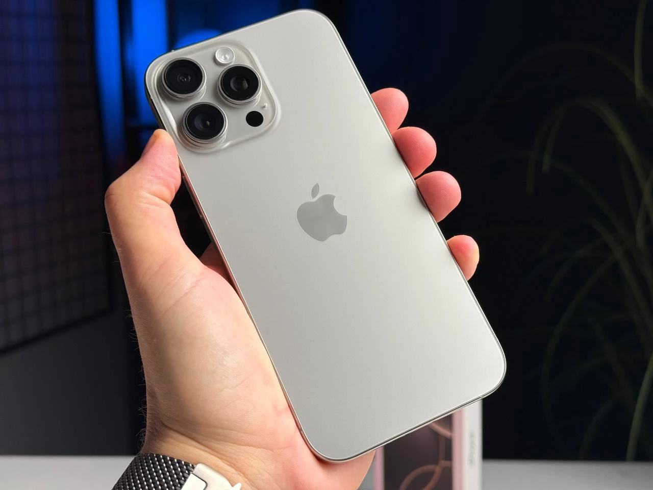 ВЖИВАНИЙ Apple iPhone 16 Pro Max 256GB Natural Titanium (MYWY3) - Стан: ідеальний | Акумулятор: 93% | Комплектація: повний | Гарантія: 3 міс.