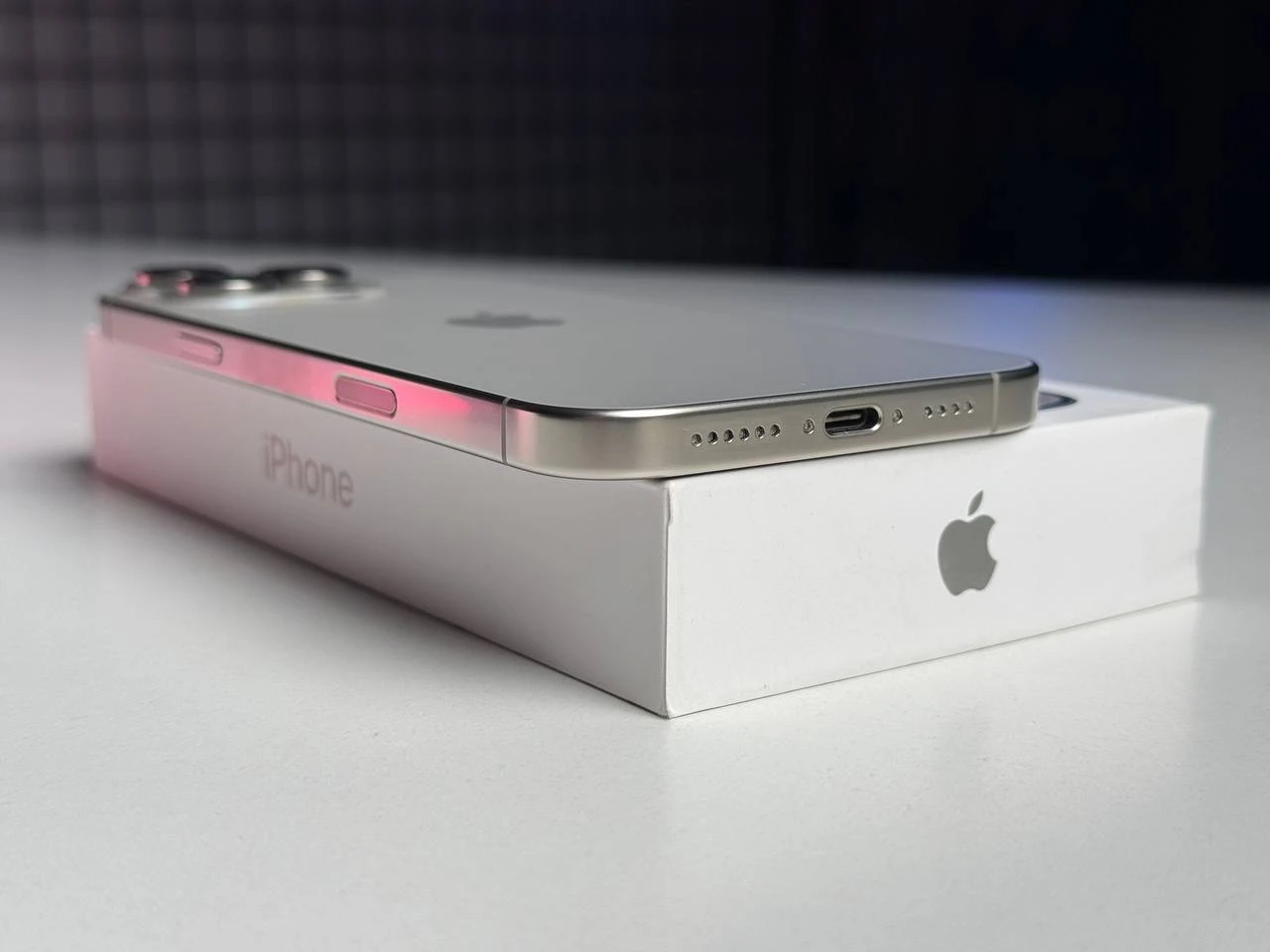 ВЖИВАНИЙ Apple iPhone 16 Pro Max 256GB Natural Titanium (MYWY3) - Стан: ідеальний | Акумулятор: 93% | Комплектація: повний | Гарантія: 3 міс.