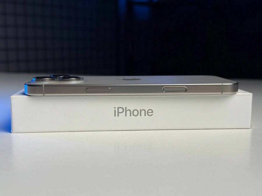 ВЖИВАНИЙ Apple iPhone 16 Pro Max 256GB Natural Titanium (MYWY3) - Стан: ідеальний | Акумулятор: 98% | Комплектація: повний | Гарантія: 3 міс.