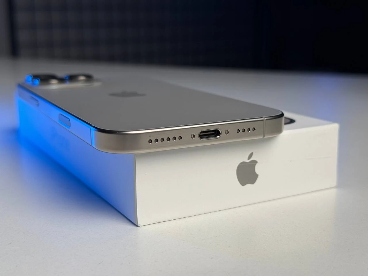 ВЖИВАНИЙ Apple iPhone 16 Pro Max 256GB Natural Titanium (MYWY3) - Стан: ідеальний | Акумулятор: 98% | Комплектація: повний | Гарантія: 3 міс.